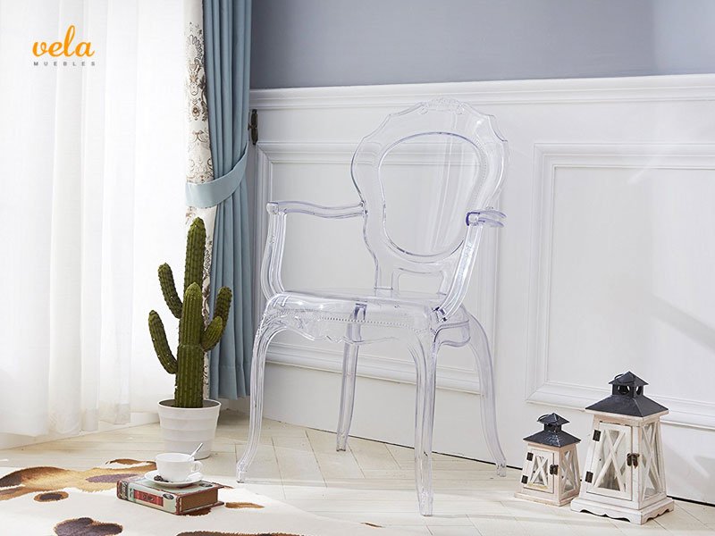 Silla plástico transparente